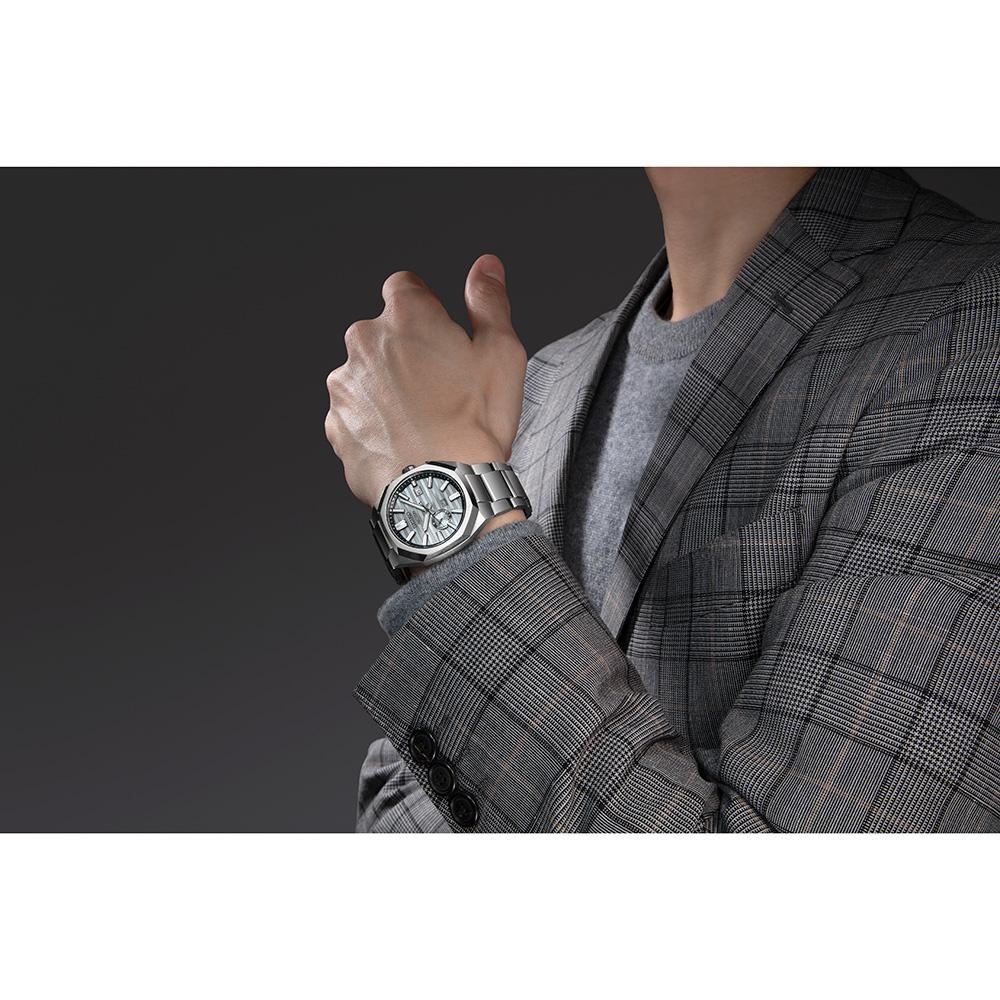 SEIKO SSJ017J1